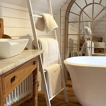 Villa 2 - Unmissable Views - Outdoor Bath - Custom Design Pont Sticill Exterior foto
