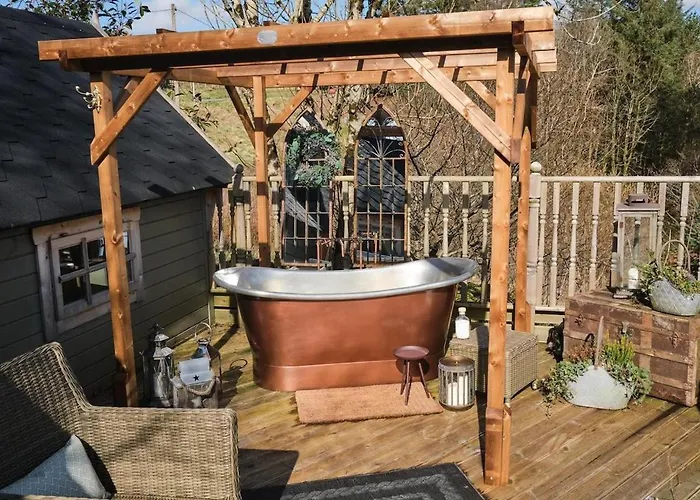 2 - Unmissable Views - Outdoor Bath - Custom Design