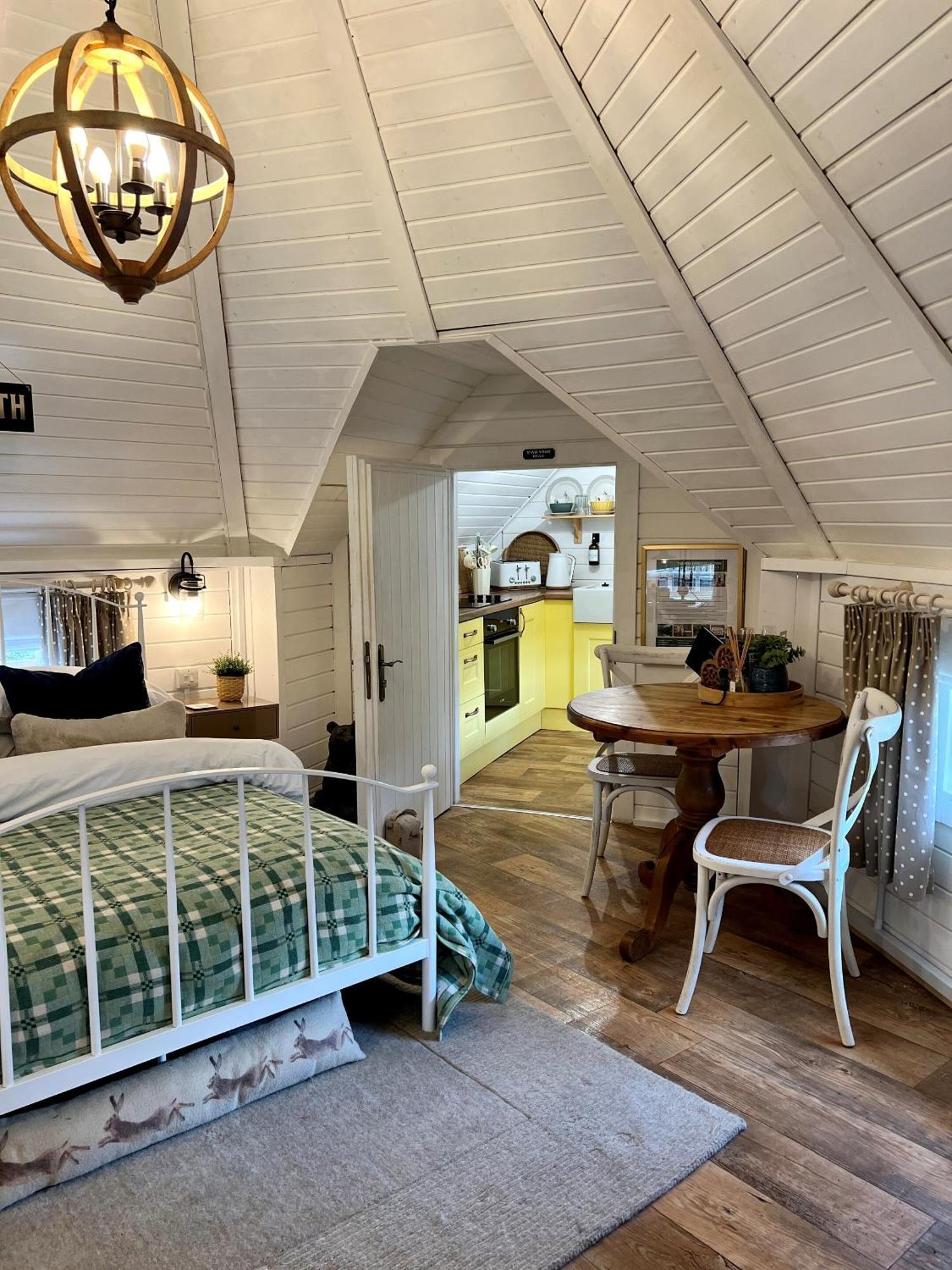 Holiday home 2 - Unmissable Views - Outdoor Bath - Custom Design Pont Sticill